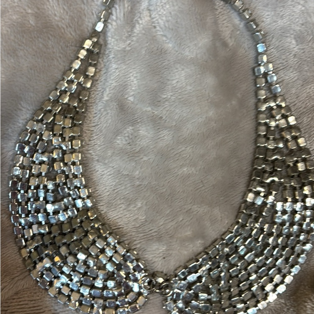 Silver Crystal Collar Necklace with Vintage Design - Picture 5 of 9